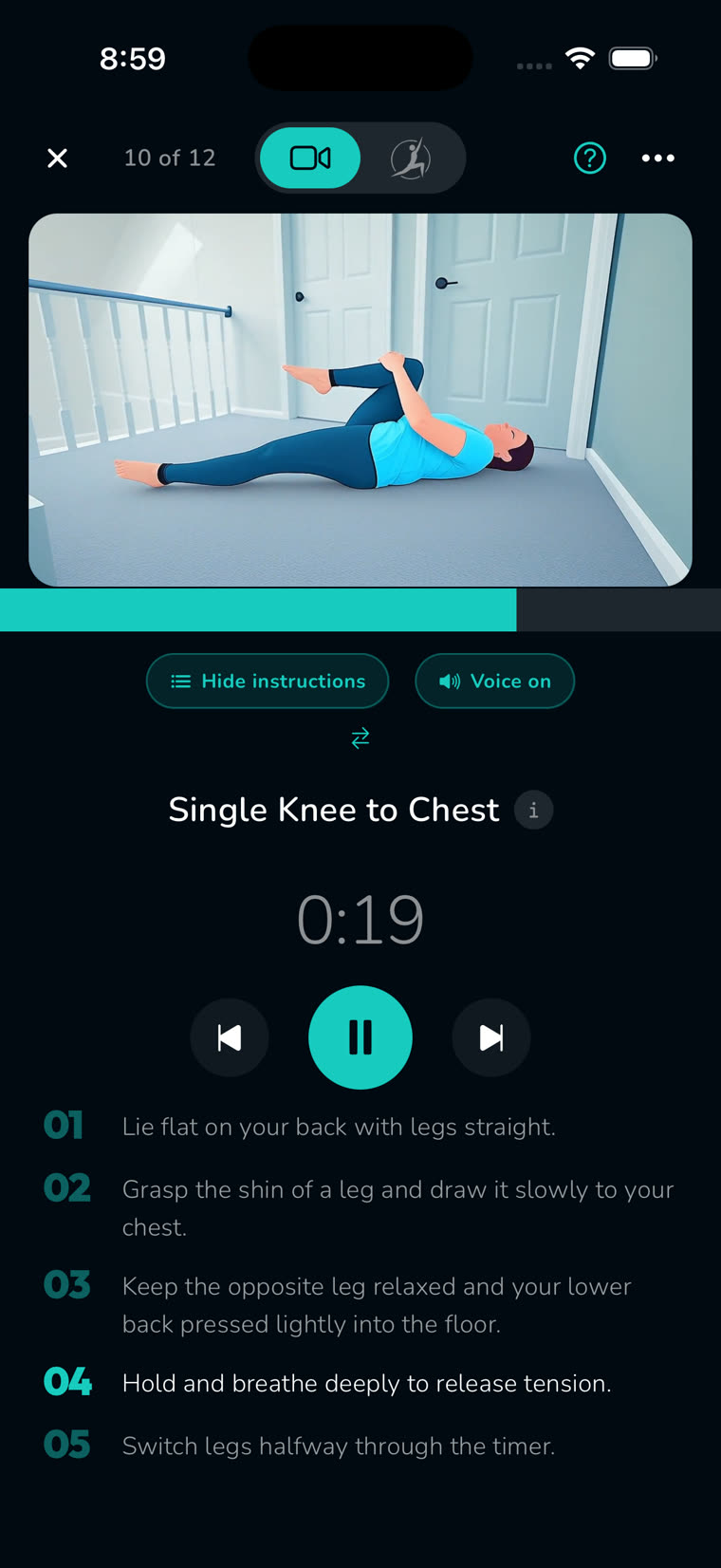The Reach player showing a video demonstration of Single Knee to Chest above the timer